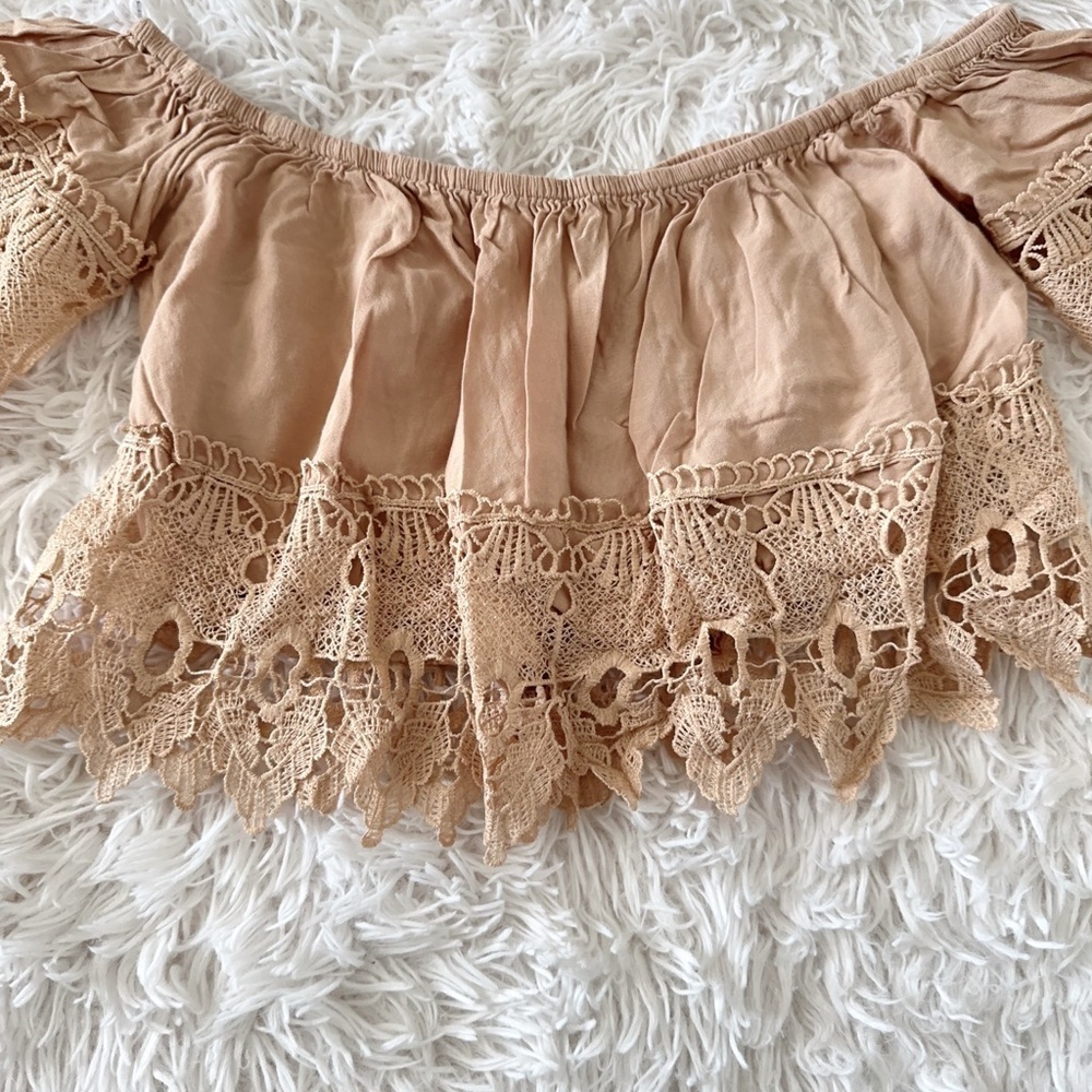 Tan Cropped Flutter Sleeve Blouse with Ruffles - Picture 4 of 5